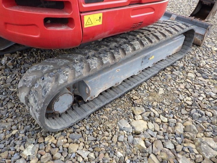 takeuchi-tb260-image-39