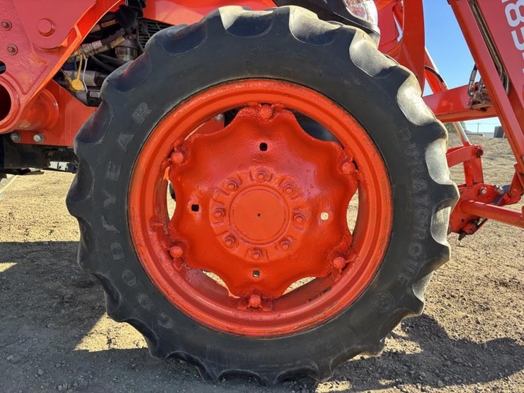 2019-kubota-m7060d-image-18