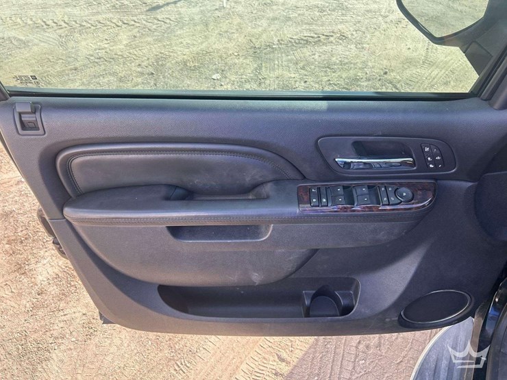 2011-gmc-yukon-xl-denali-image-10