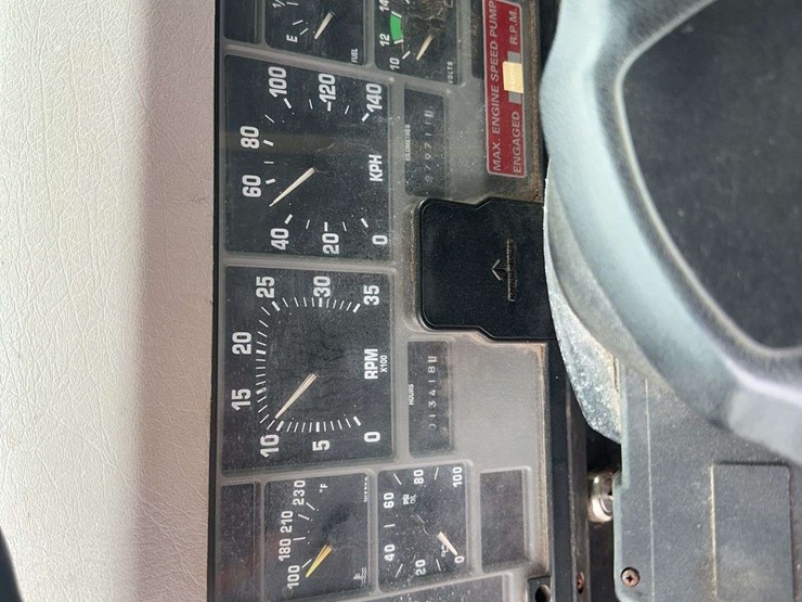 1997-international-4900-image-24