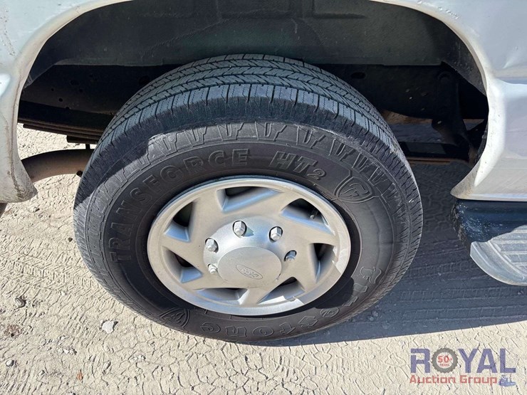 2013-ford-cargo-image-20