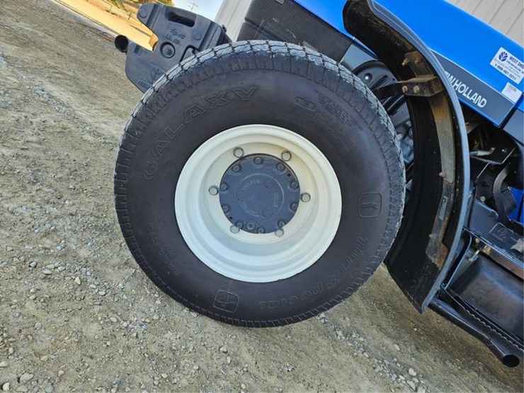 new-holland-tn65-image-37