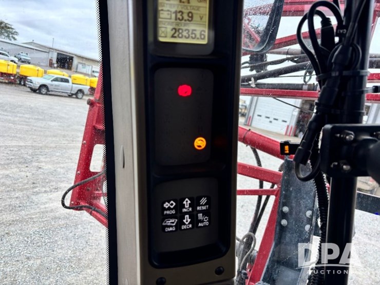 2019-case-ih-patriot-4440-image-123