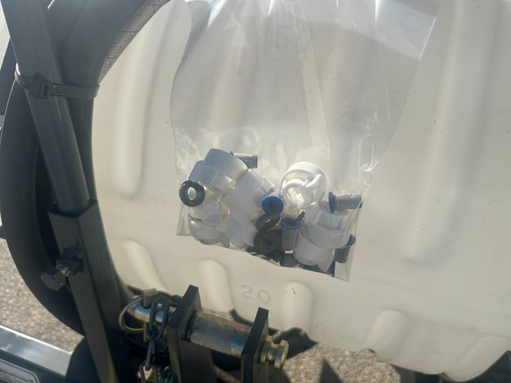 caterpillar-12-image-22