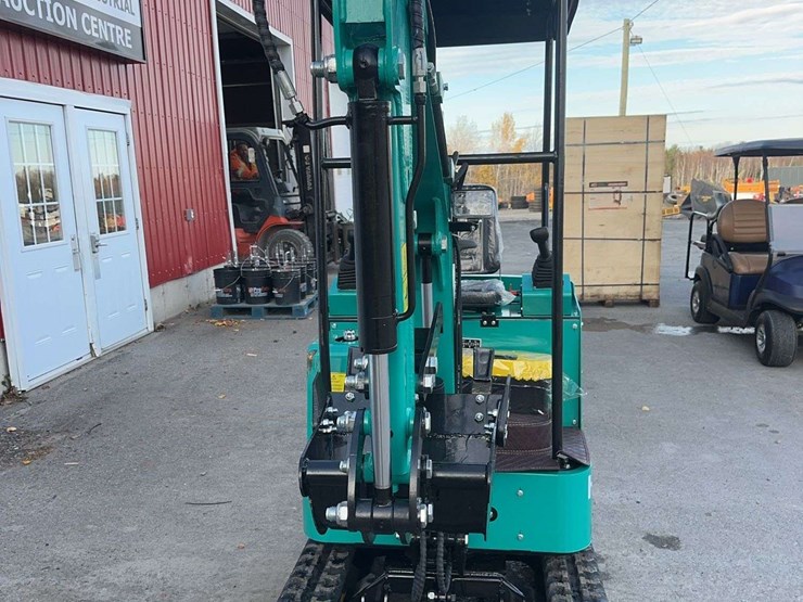 2025-agt-h15z-mini-excavator-image-2