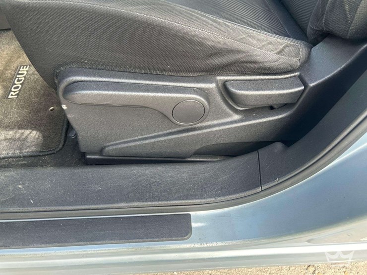 2015-nissan-rogue-image-14