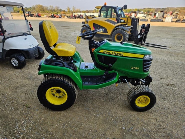 john-deere-x730-image-6