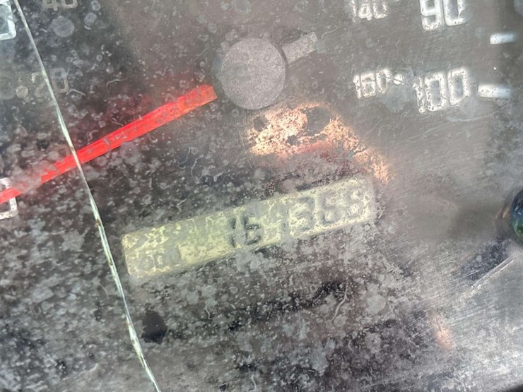 2016-isuzu-npr-image-6