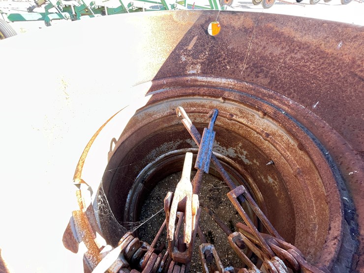 #5939-•-set-of-co-op-18.4-34-clamp-on-duals-image-10