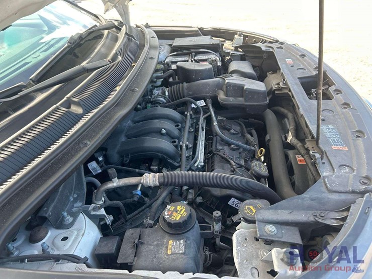 2017-ford-explorer-image-8