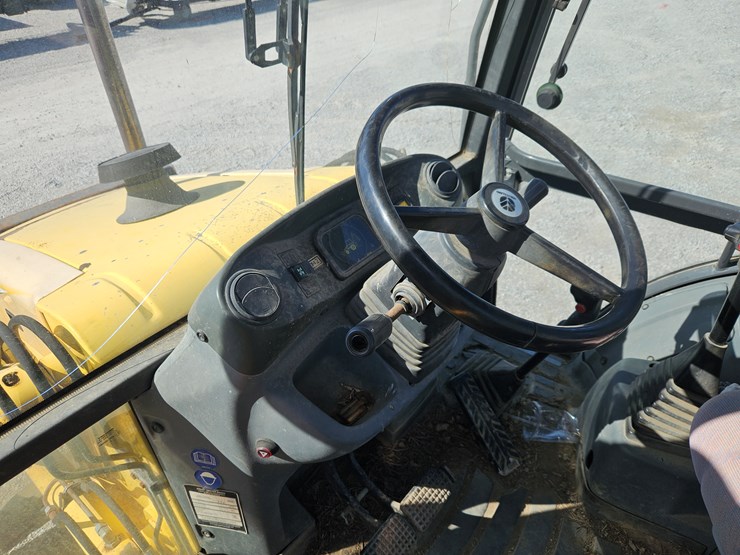 2004-new-holland-lb75b-image-10