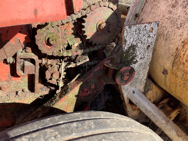 #5920-•-heston-chopper-with-hay-head-image-25