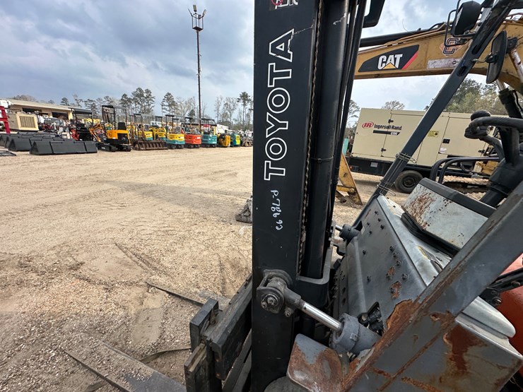 #2604-•-toyota-sgc30-forklift-|-parts/repairs-image-19