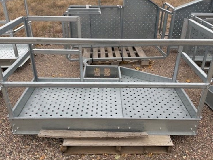 2-galvanized-platforms-(pd5311)-image-1