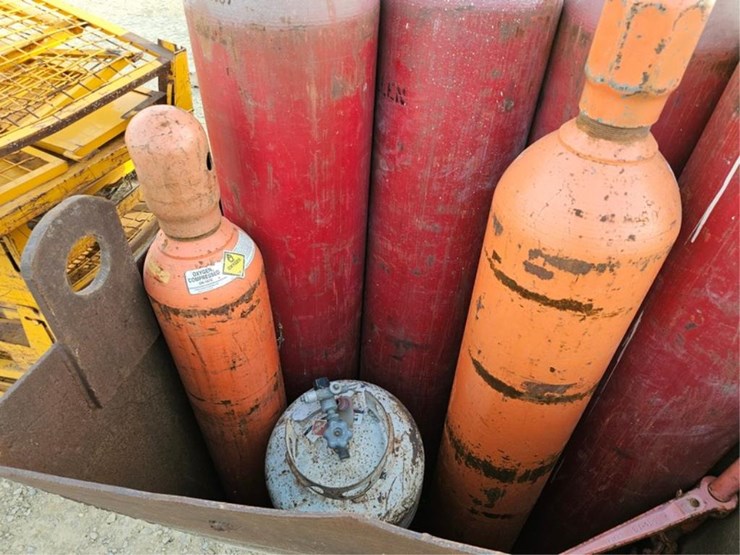 #3153-•-14-carbon-dioxide-tanks-&-bin-image-9
