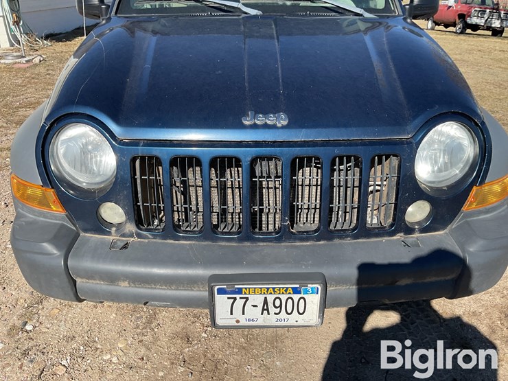 2005-jeep-liberty-sport-image-9