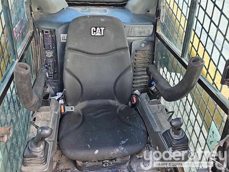 2019-caterpillar-262d3-image-19