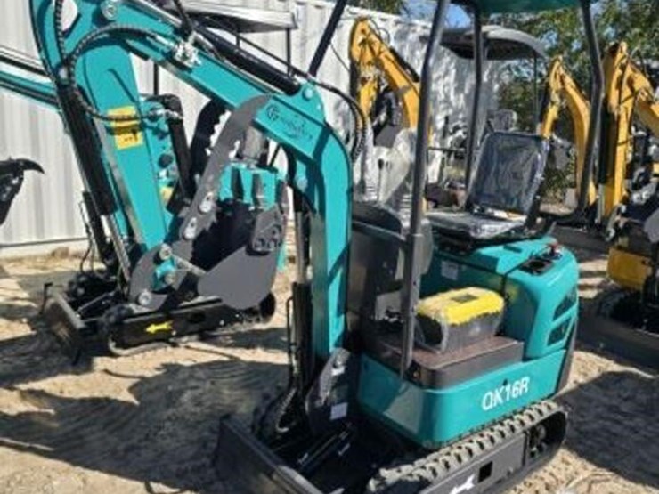 cfg-mini-excavator-qk16r-w-hydraulic-thumb-image-1