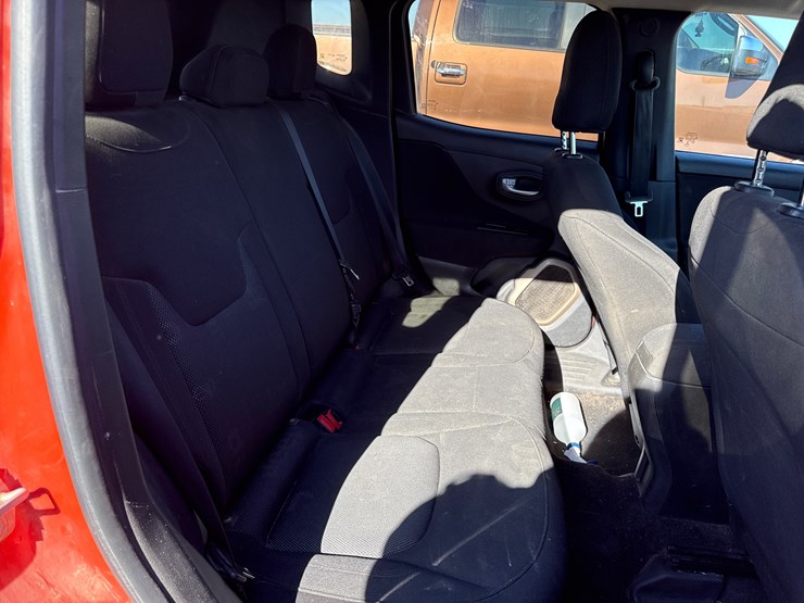 2017-jeep-renegade-image-18