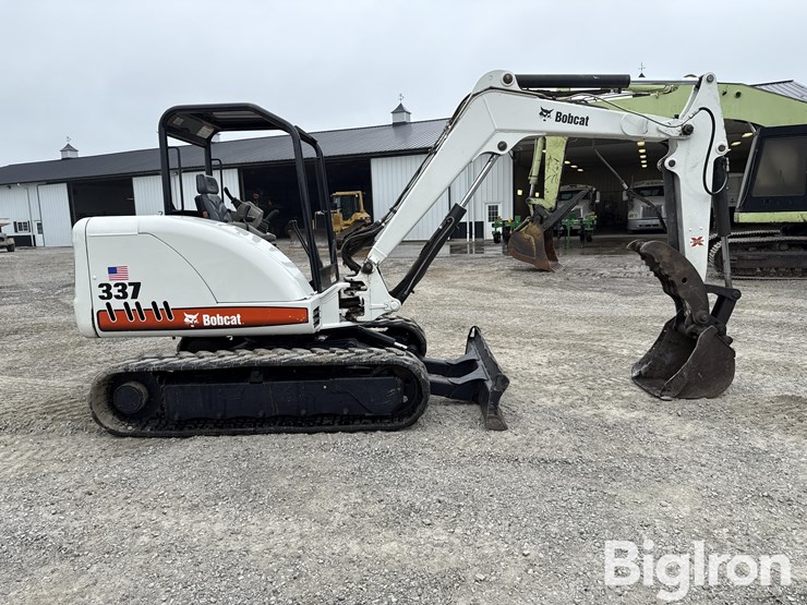 2005-bobcat-337g-image-4