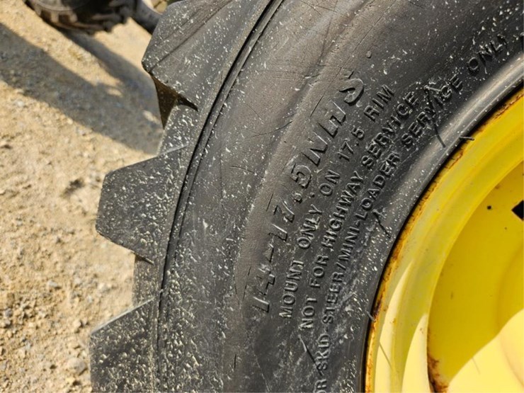 john-deere-2520-image-26