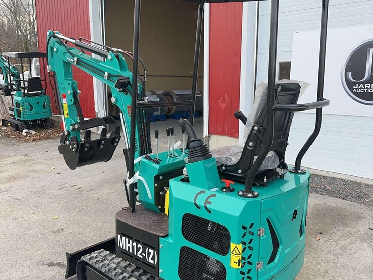 2025-agt-mh12z-mini-excavator-image-7