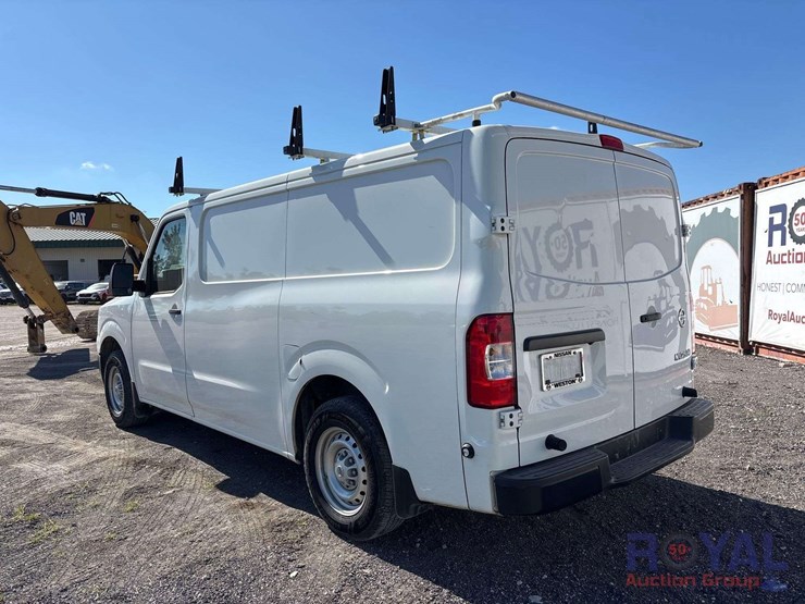 2021-nissan-nv2500hd-image-4