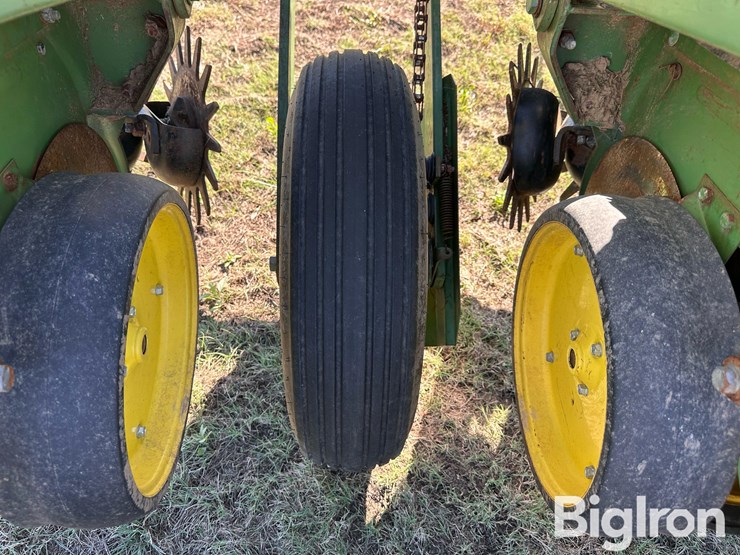 john-deere-7000-image-19