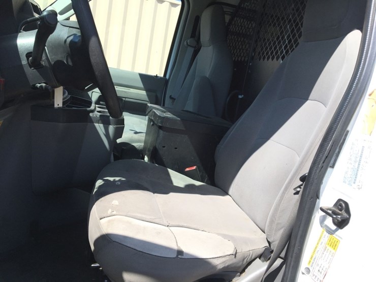 2010-ford-e250-image-8