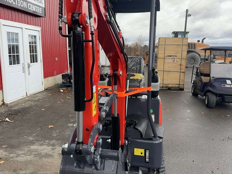 2025-agt-mx15z-mini-excavator-image-2