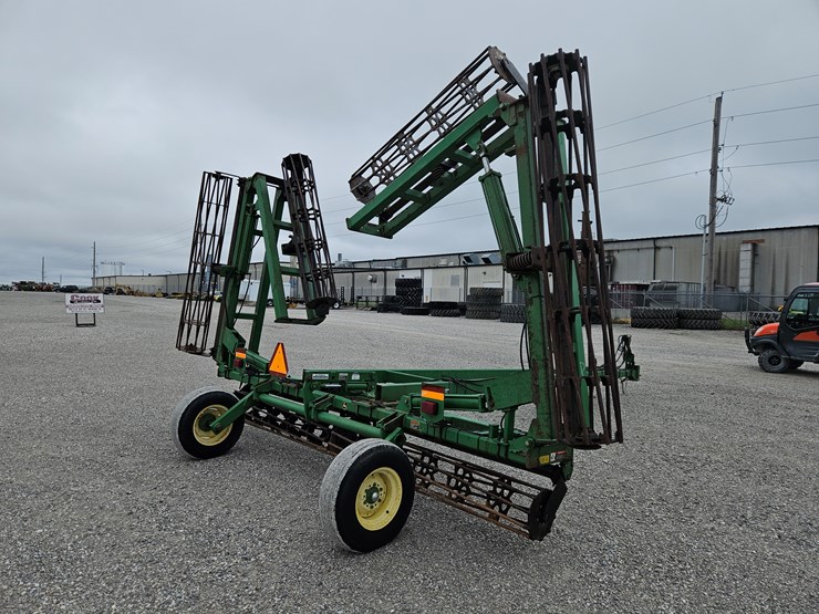 2002-john-deere-200-image-6