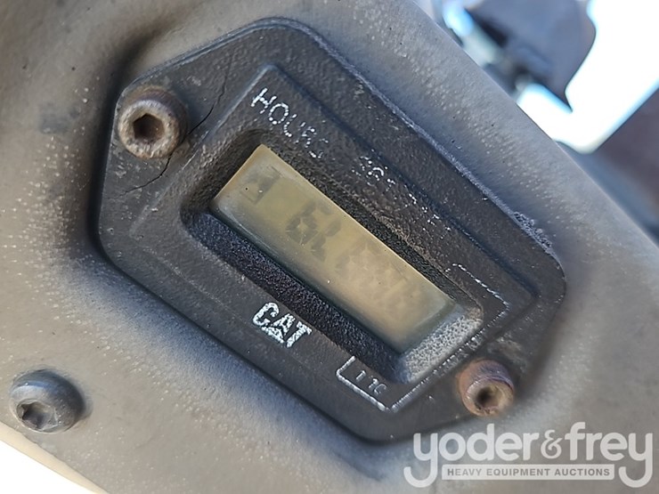 2014-caterpillar-cb54xw-image-25