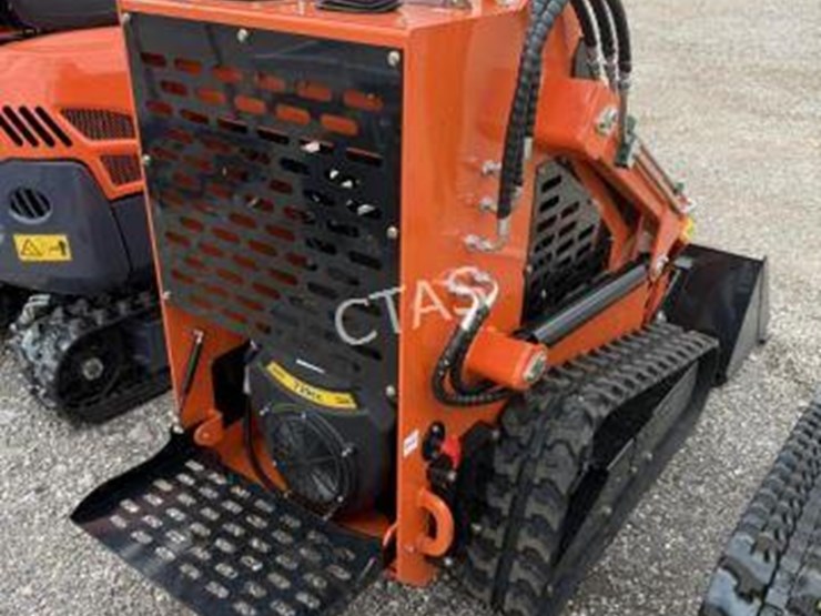 #70-•-land-hero-mini-skid-steer---model:-ldh-t460-image-3