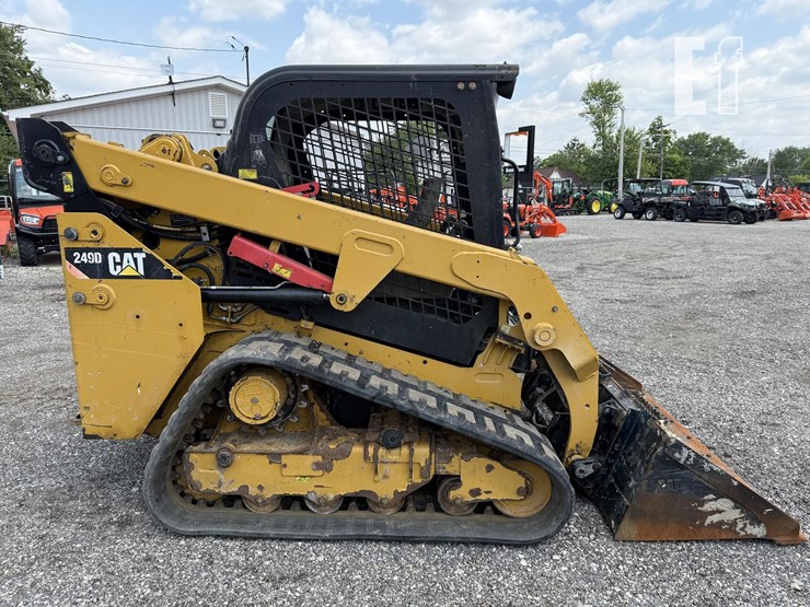 2019-caterpillar-249d-image-6