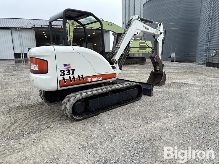 2005-bobcat-337g-image-5