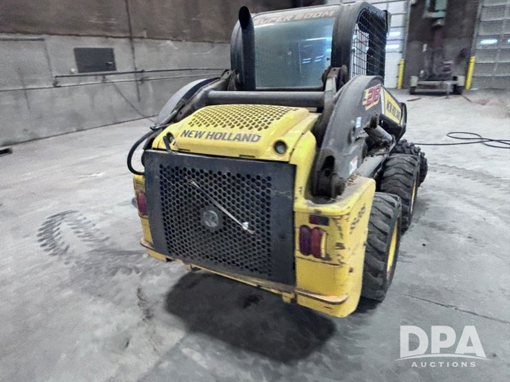 2011-new-holland-l218-image-5