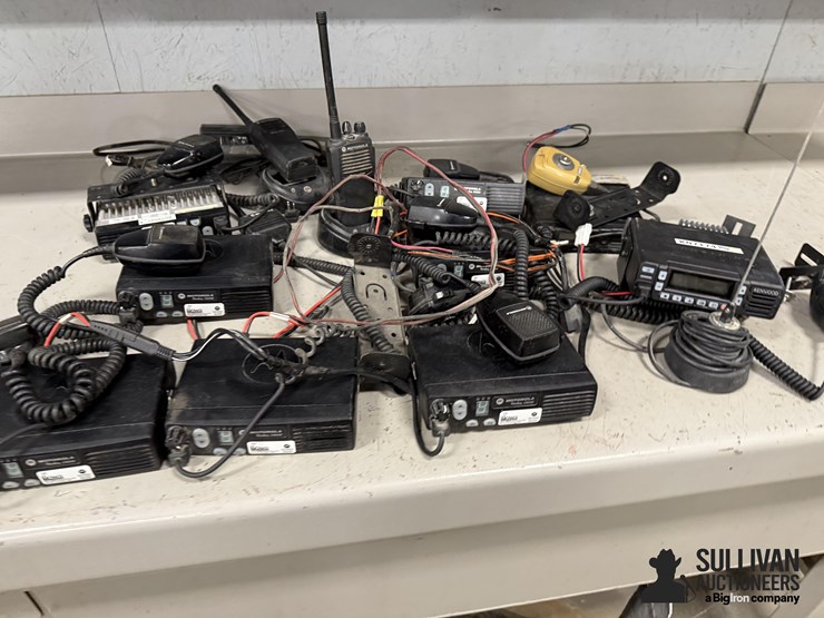 2-way-radios-image-1