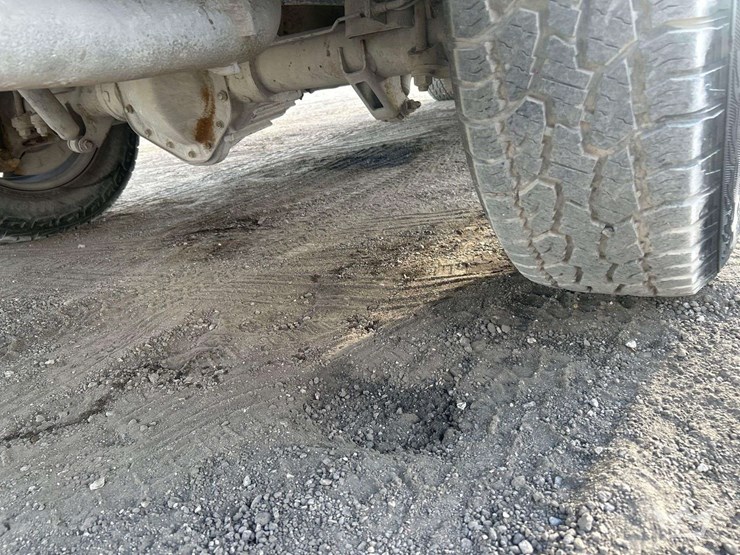 2012-chevrolet-silverado-2500hd-image-27