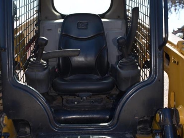 caterpillar-226d-image-11