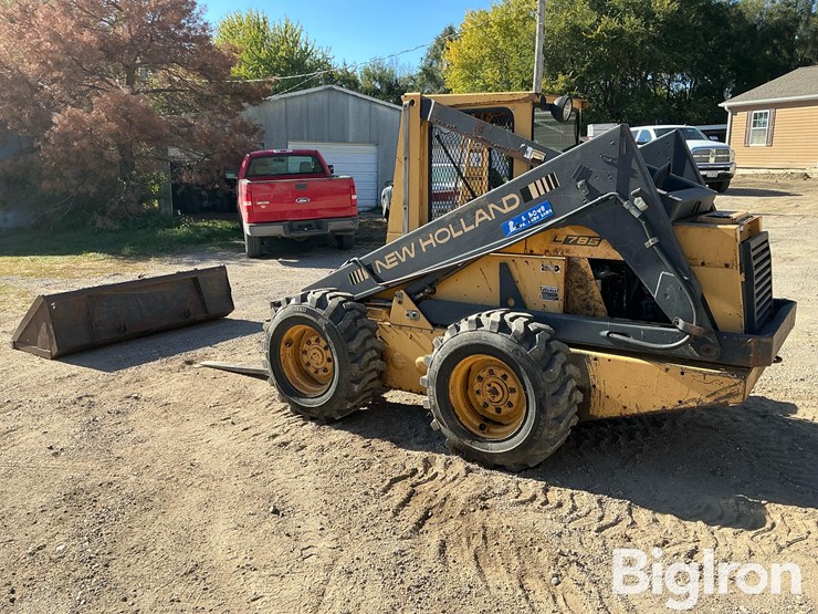 1990-new-holland-l785-image-7