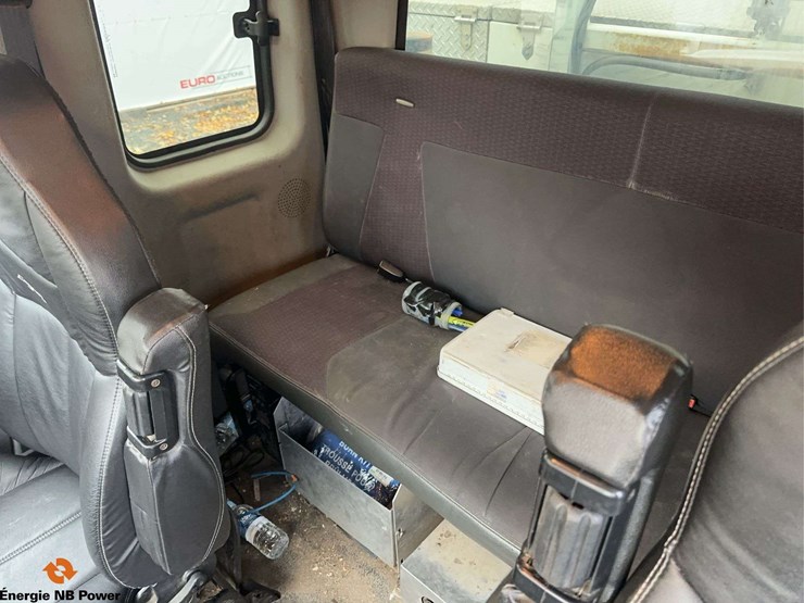 2012-international-7400-image-21