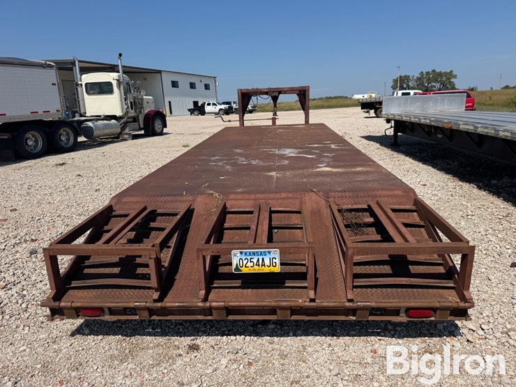 1983-homebuilt-tri/a-flatbed-gooseneck-trailer-image-6