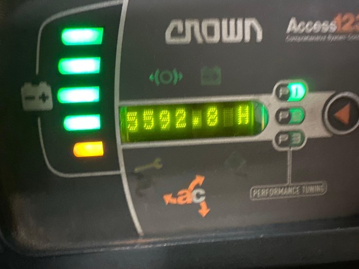 2015-crown-pe4500-60-image-2