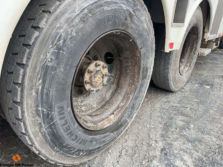 2012-international-7400-image-11