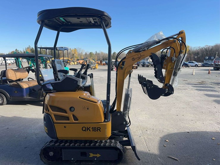 2025-cfg-qk18r-mini-excavator-image-4