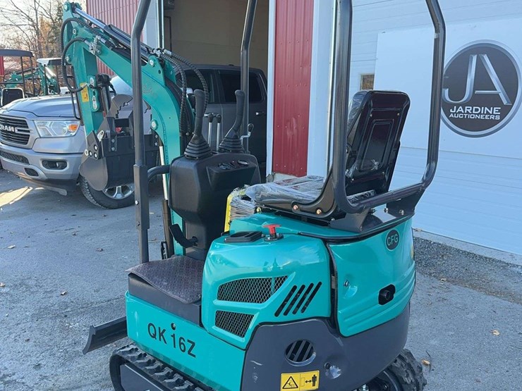 2025-cfg-qk16z-mini-excavator-image-7