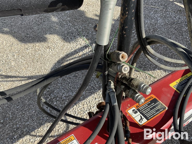 2012-case-ih-330-image-10