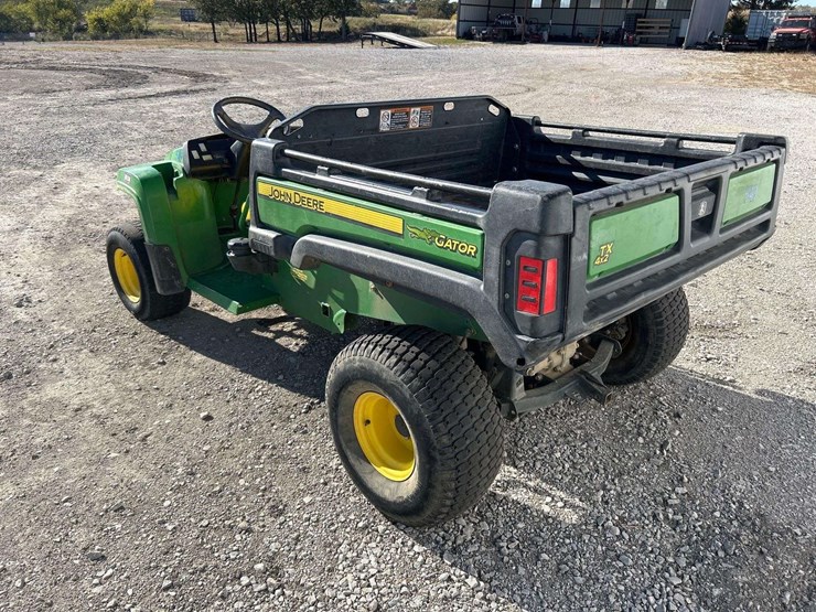 2016-john-deere-gator-image-2