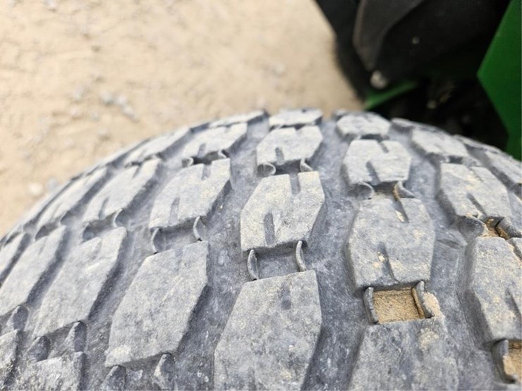 2011-john-deere-gator-image-40