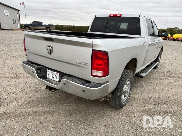 2017-ram-2500-heavy-duty-slt-4x4-pickup-(gp11747,-unit-98702)-image-10